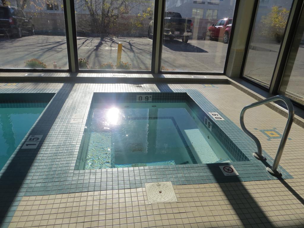 Hotel Ramada Limited Calgary Zewnętrze zdjęcie